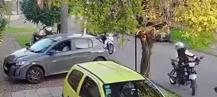 Motochorros asaltaron en La Matanza a una adulta mayor en silla de ruedas