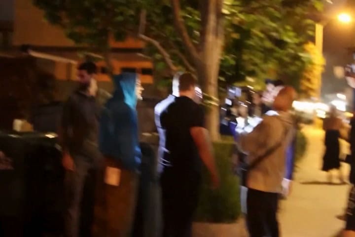 La reacción de Justin Bieber al ver a los paparazzi en la calle