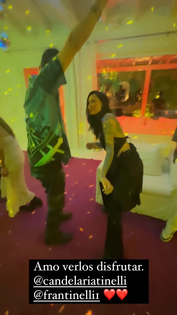 Fran Tinelli y su hermana Cande, durante la noche de Año Nuevo