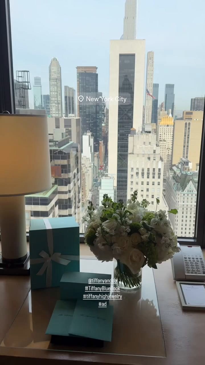 La esposa de Lionel Messi compartió los obsequios que recibió de la marca Tiffany & Co (Video: @antonelaroccuzzo)