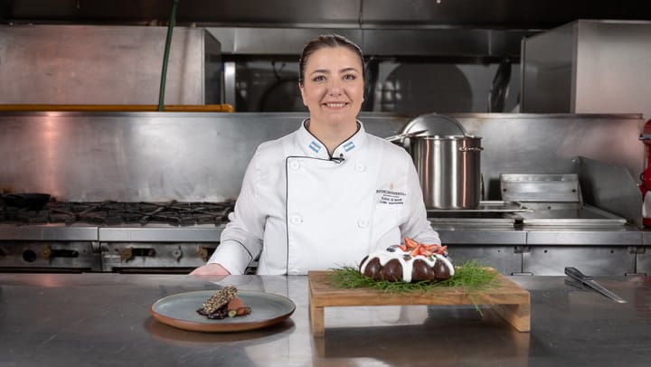 Adelanto: Eliana Di Biase prepara 2 hits dulces: torta húmeda de miel y un semifrío de turrón; para brillar en las Fiestas