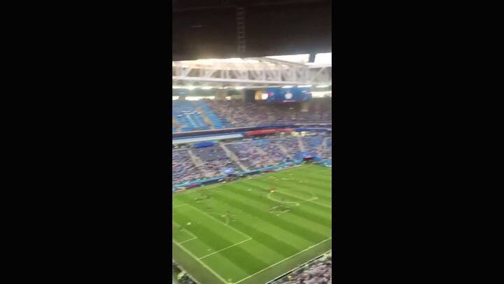 Mientras presentaban al equipo argentino en la previa del partido, los hinchas silbaron a Sampaoli -