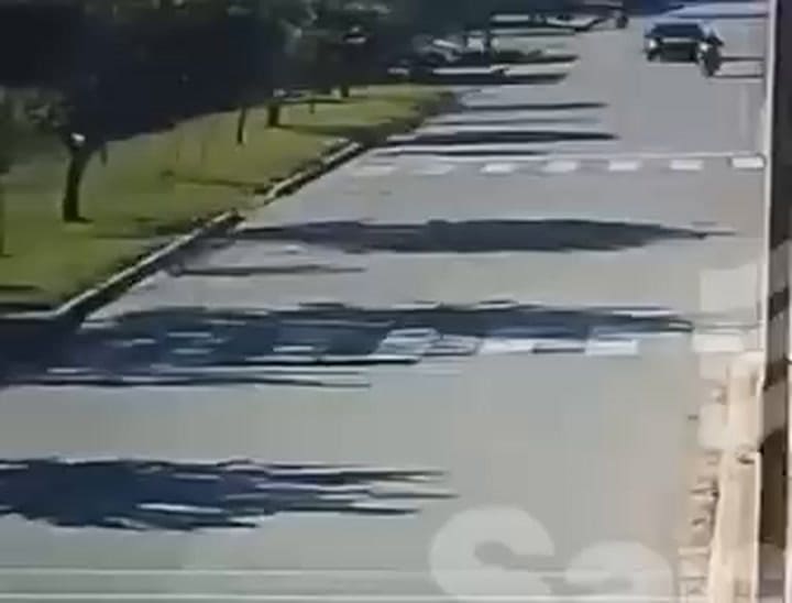 Estamos con una impactante persecución a un motochorro en Rosario