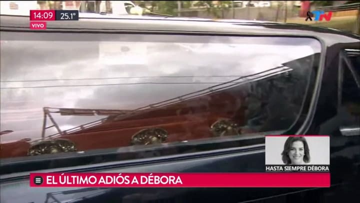 El cortejo fúnebre se traslada hacia el cementerio de Chacarita (fuente: Todo Noticias)