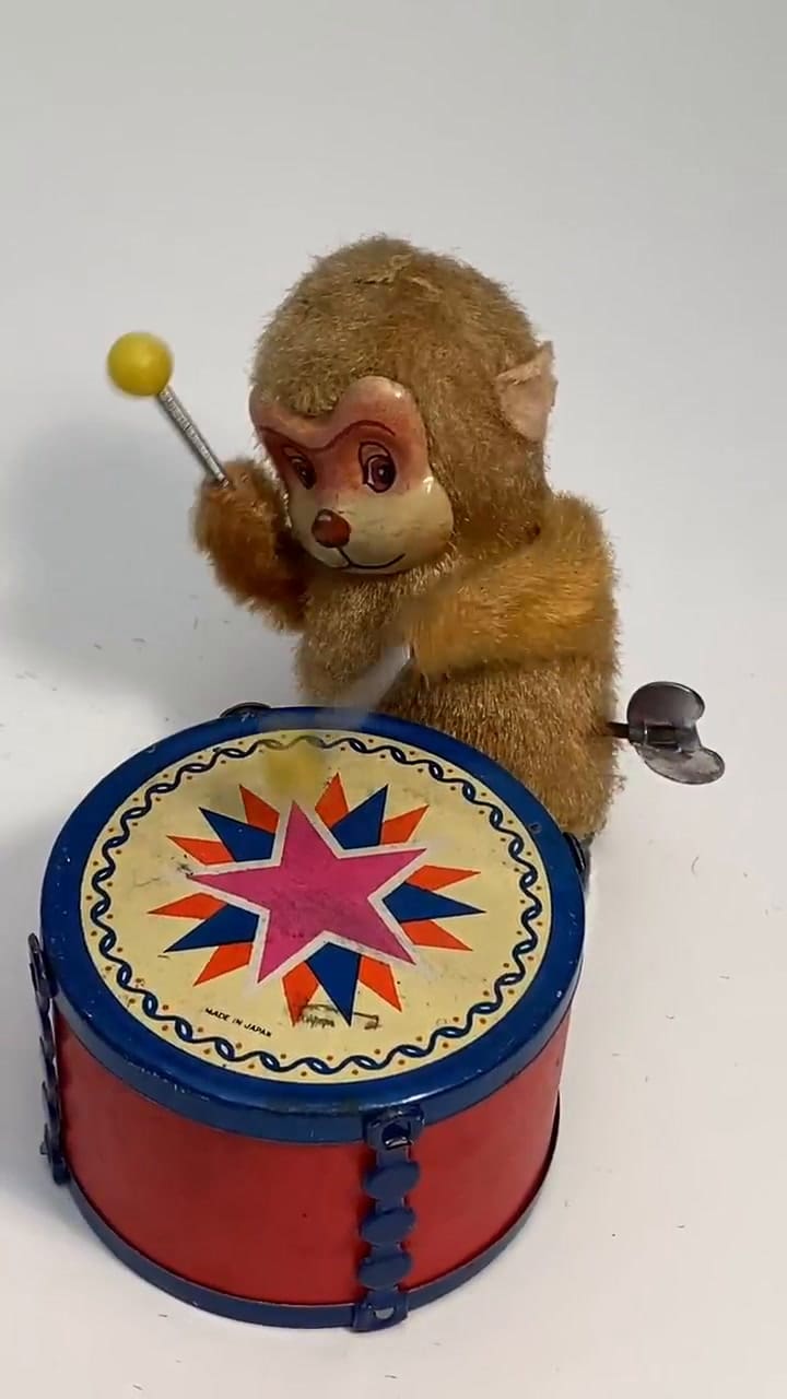 Obra de teatro virtual, por Liliana Porter y Ana Tiscornia