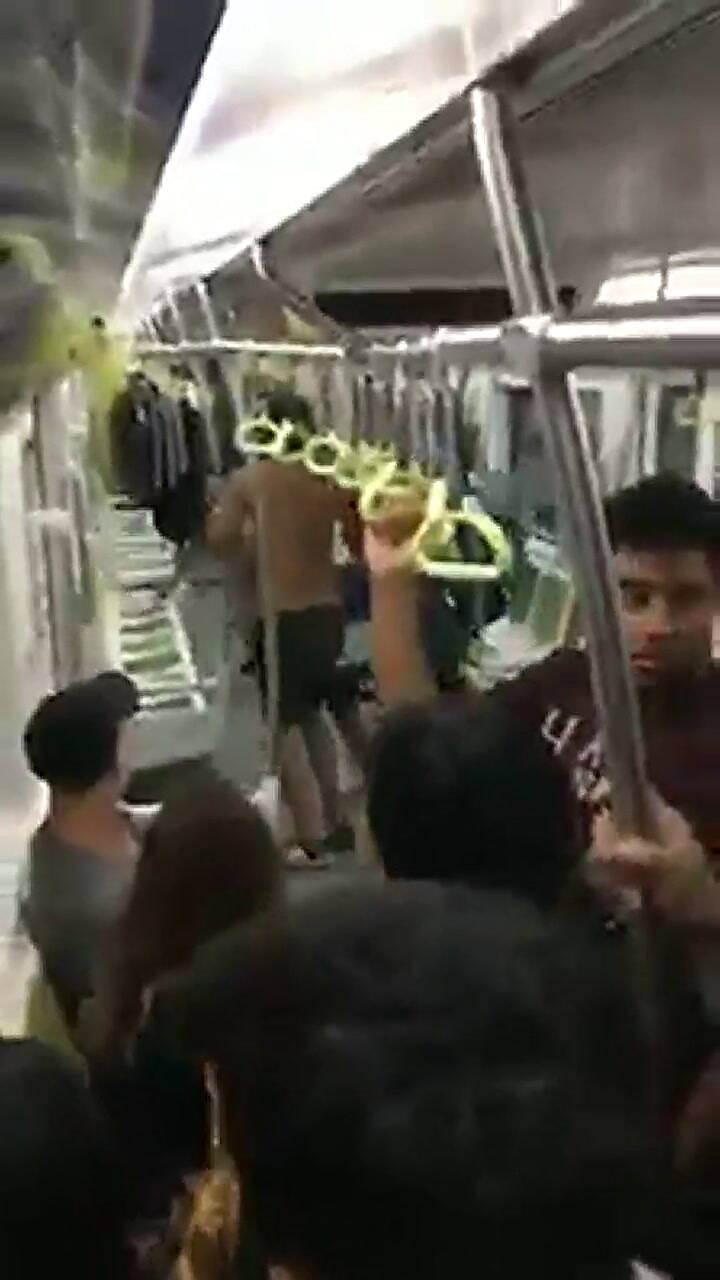 Violentísima pelea en el subte entre vendedores de palta