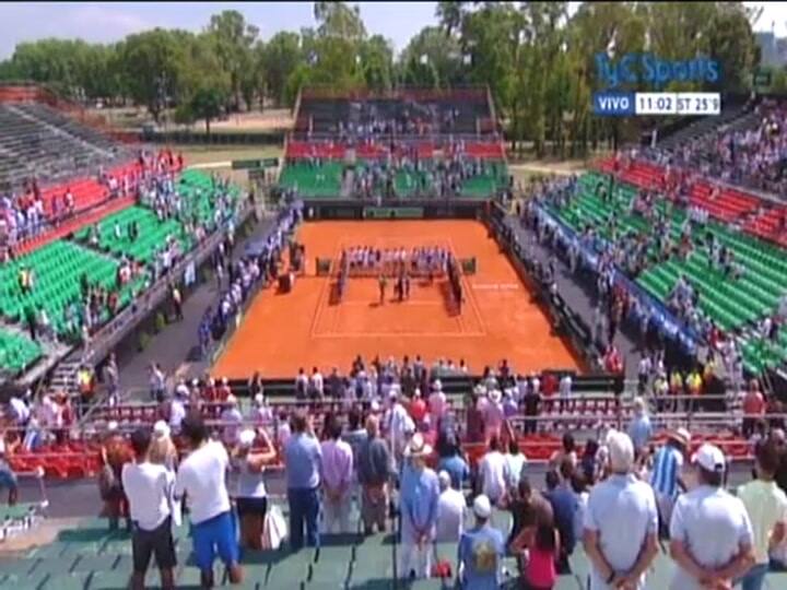 Nahuel Pennisi interpretó el Himno Nacional Argentino en la apertura de la Copa Davis