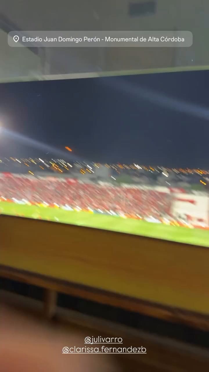 Pamela David y Julieta Navarro presentes en el partido de Independiente Rivadavia