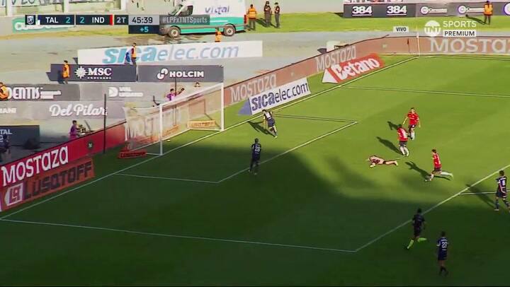 El gol del chileno Luciano Cabral para Independiente