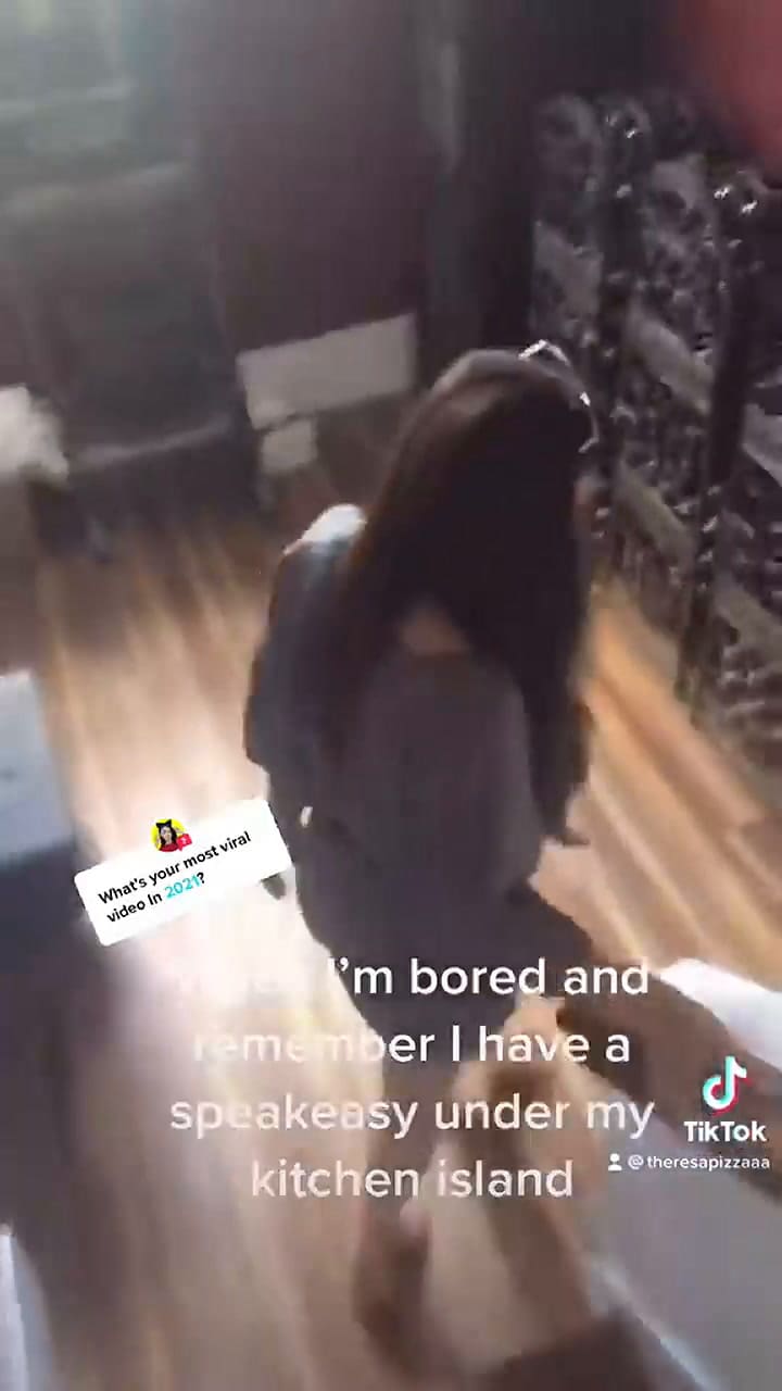 El impresionante bar subterráneo oculto bajo una cocina