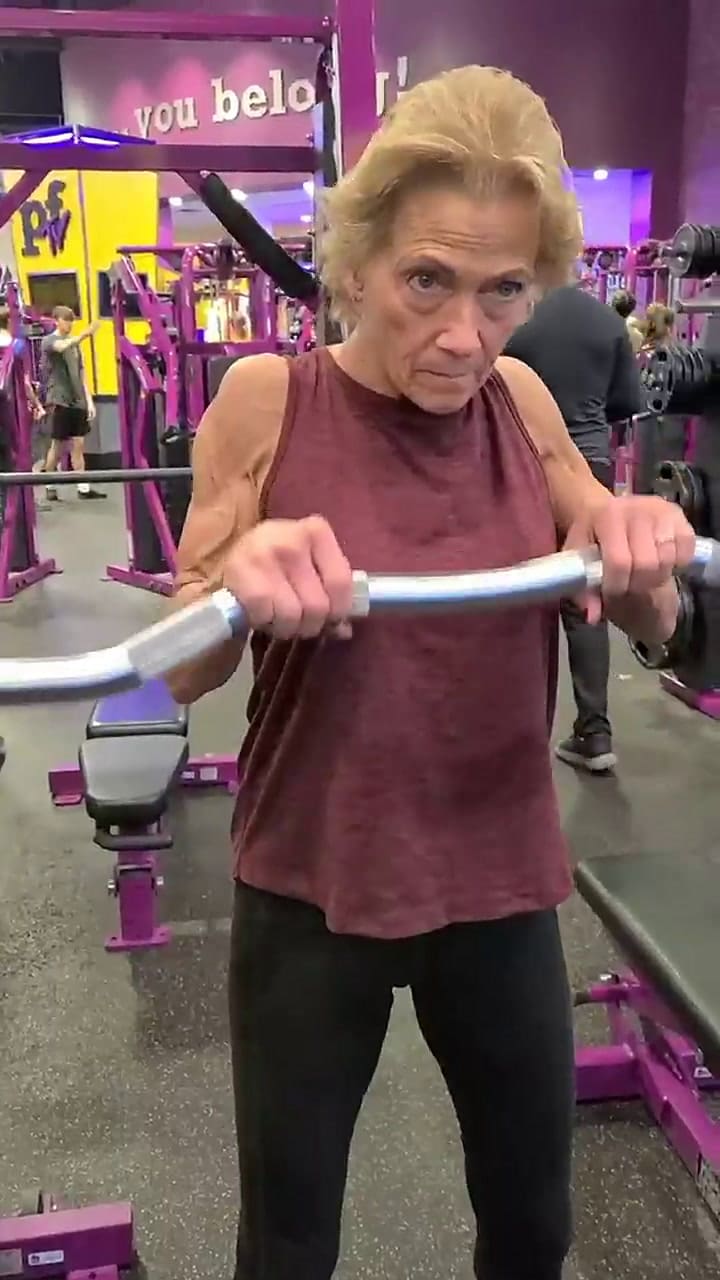 Marlene Flowers, la abuelita de 65 años que arrasa por dedicarse al fisicoculturismo