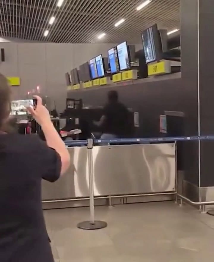 Snaptwitter 9mpxtshdpgikdduh.mp4 (Online-video-cutter.com) (3)