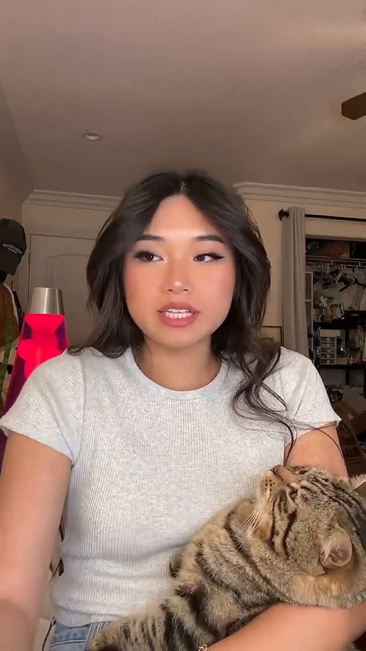 Una tiktoker critica el modelo de trabajo de 9 a 5