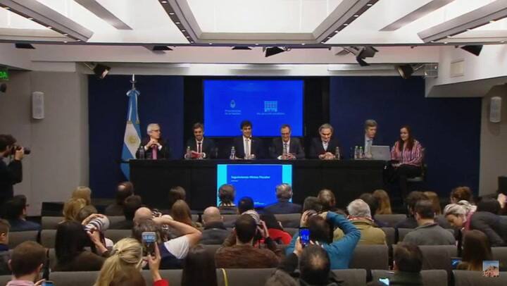 Conferencia de prensa del ministro de Hacienda Hernán Lacunza - Fuente: Casa Rosada