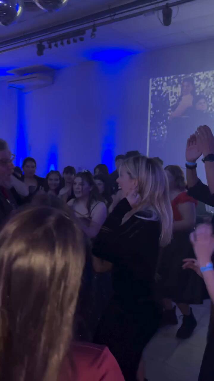 Wanda Nara y sus hijas Francesca e Isabella junto al clan Icardi en Rosario