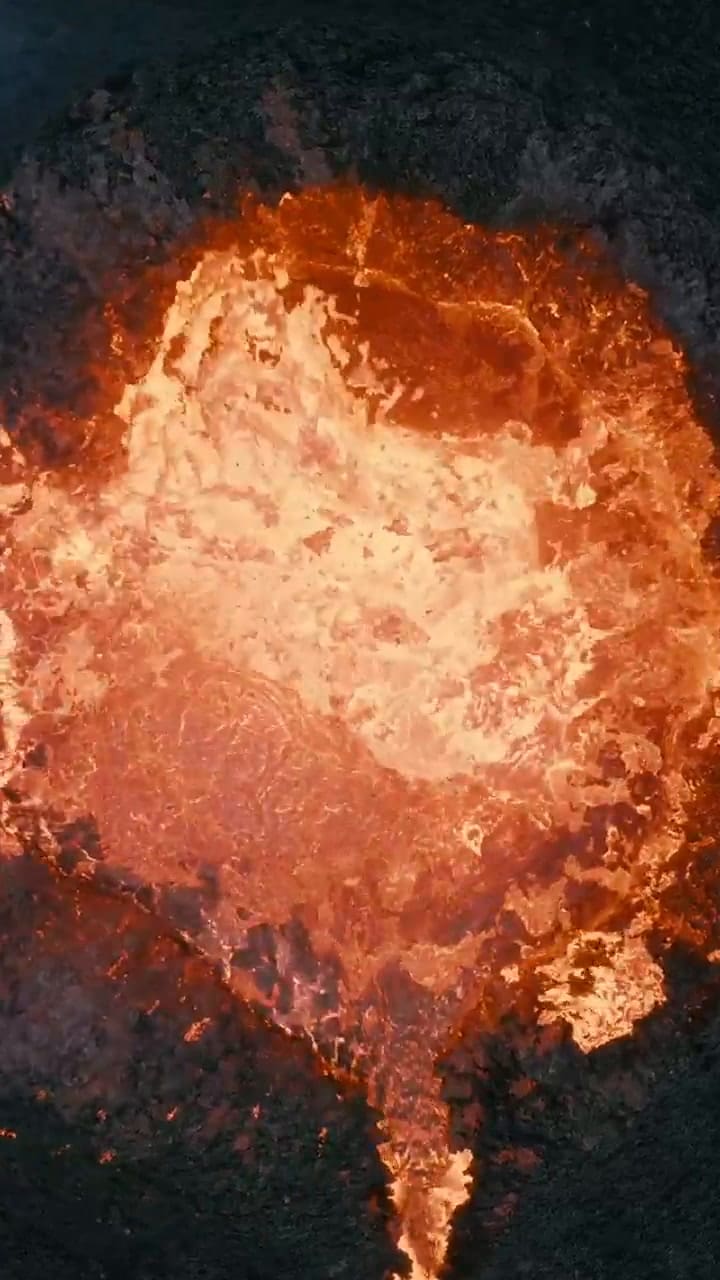 Un dron entró a un volcán en erupción y filmó hasta terminar derretido