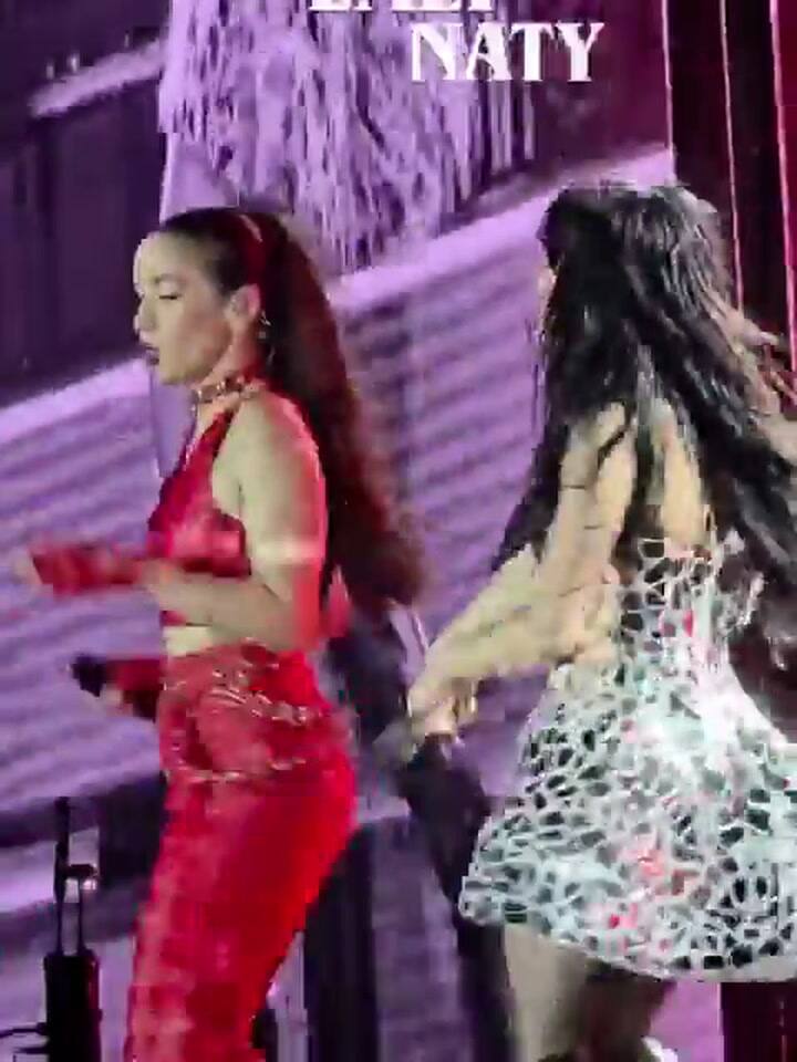 Lali Espósito y Natalia Oreiro cantaron "Tu veneno"