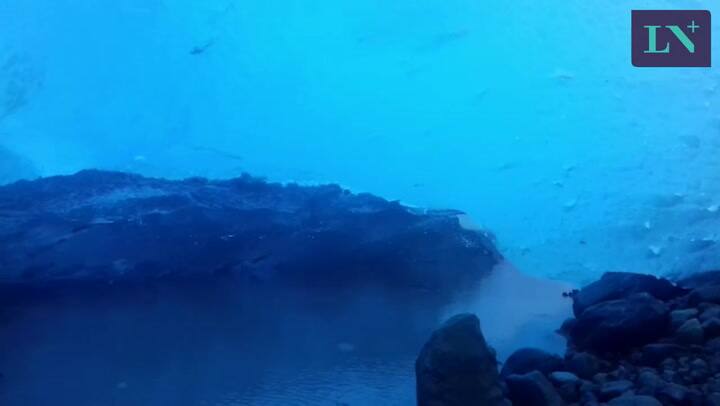 Recorrida por una cueva del hielo del glaciar Perito Moreno