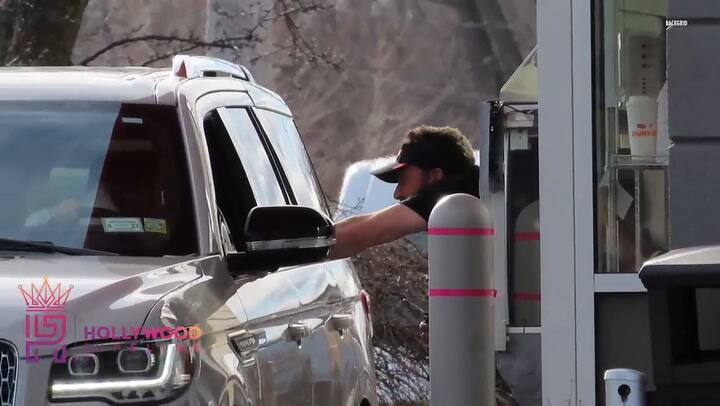 Ben Affleck y JLo en la filmación del comercial de Dunkin'