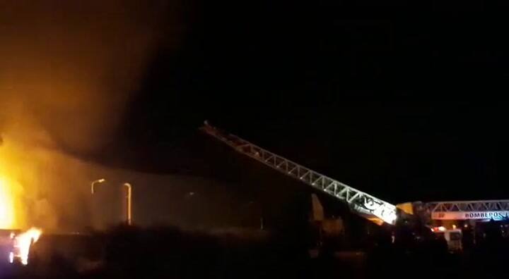 Mendoza: un feroz incendio consumió por completo una fábrica conservera