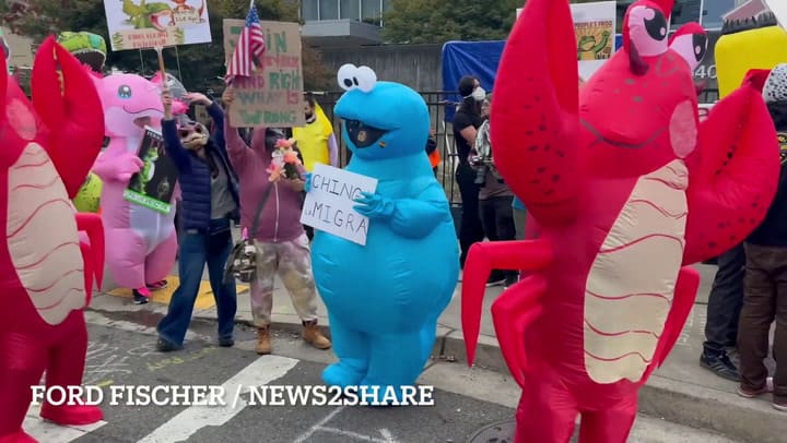 La “frivolidad táctica” es una forma de manifestación contra el ICE