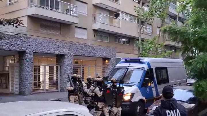 Investigaban a una banda por sus presuntos vínculos con Al-Qaeda y descubrieron una red de tráfico de personas