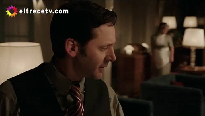 Torcuato reconoce la voz del Conde en el radioteatro - Fuente: eltrece