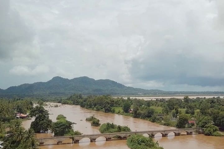 (GIF) LAOS