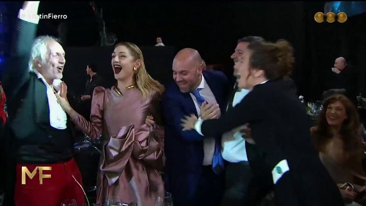 La ficción "Familia de diván" se lleva la estatuilla