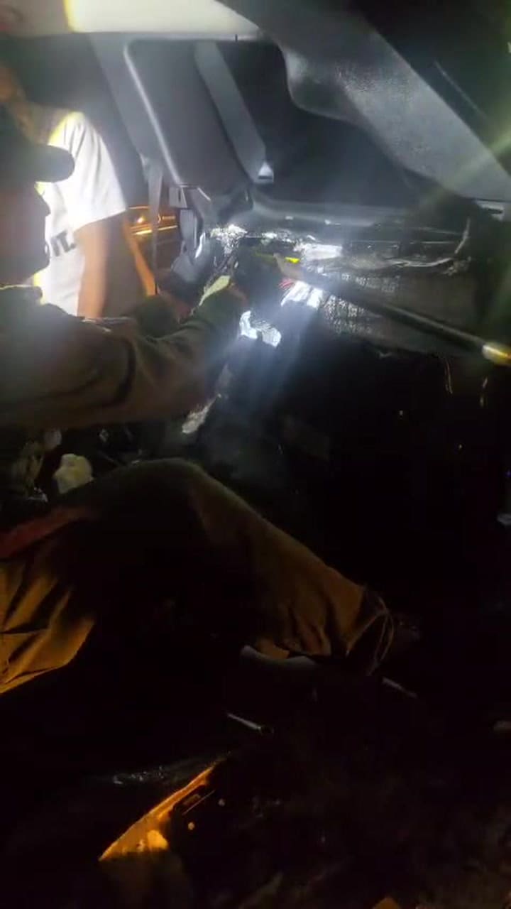 La Gendarmería descubrió 105 kilos de cocaína en el baúl y en los zócalos de un auto