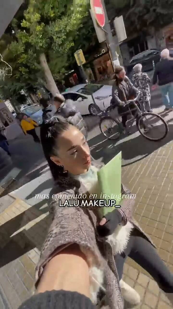 Es argentina, emigró a España y repartió CV