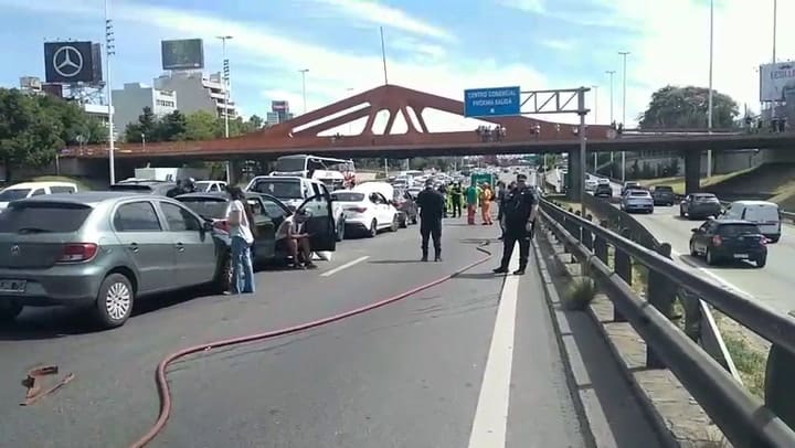 Imágenes del choque de 7 vehículos en la General Paz