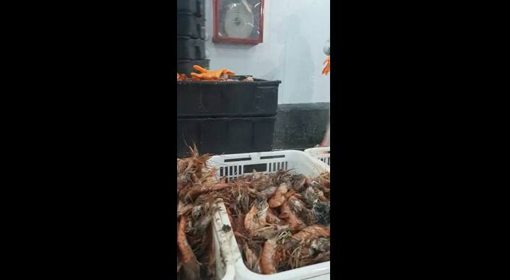 El Somu dice que quiere negociar 'con los barcos en el agua'