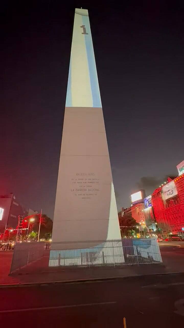 El mapping del obelisco con los jugadores y goles de la selección