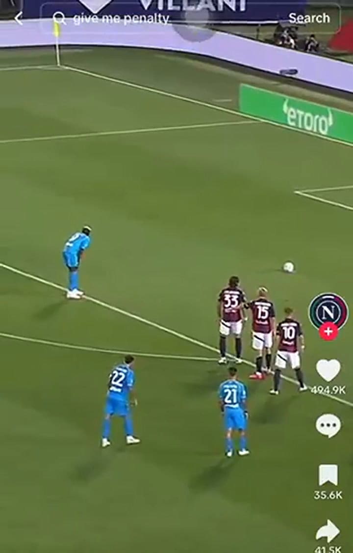 El video donde Osimhen falla el penal