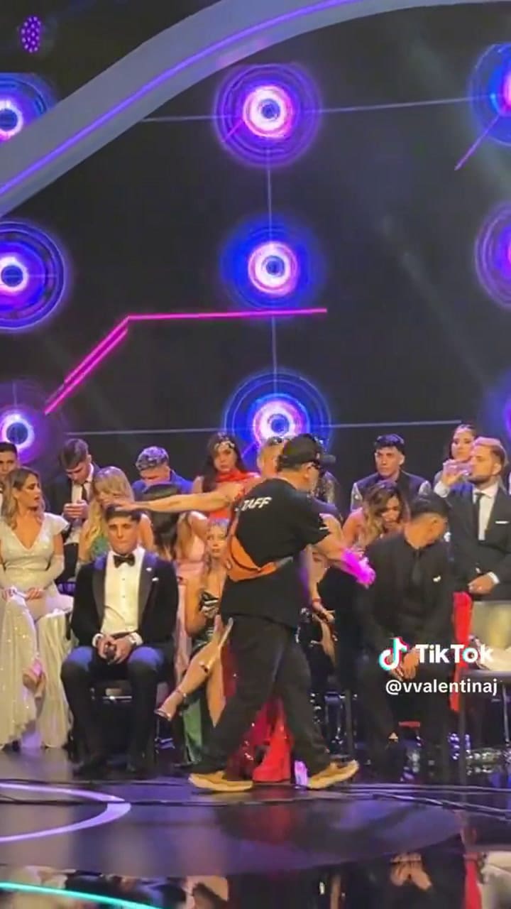 Furia, imparable y a los gritos contra un productor de Gran Hermano