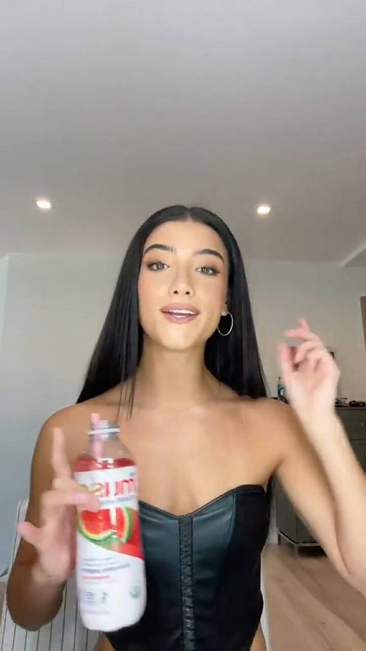 Charli D'Amelio es la tiktoker número uno del mundo