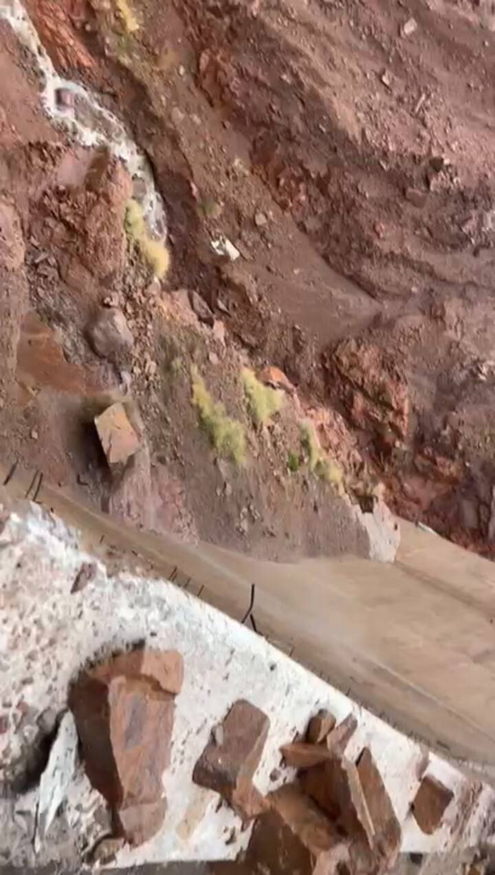 Paso a Chile cerrado debido a un temporal que provocó derrumbes en la montaña-- 1