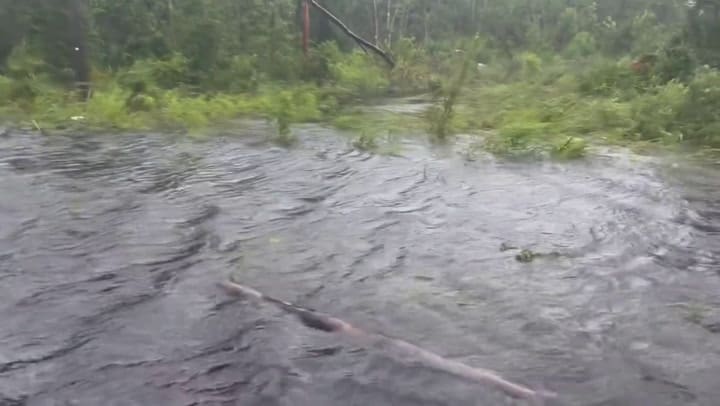 Comienzan a verse las primeras consecuencias de la llegada de Debby a tierra