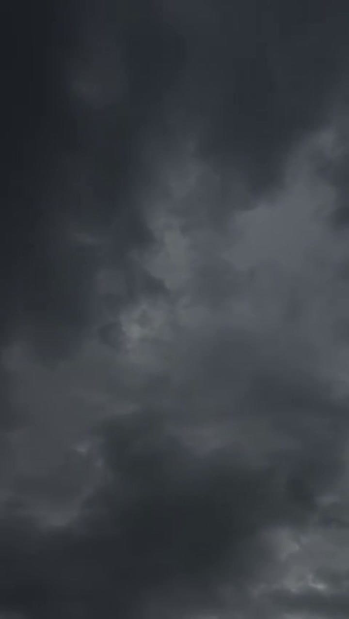 El cielo se oscureció en la ciudad balnearia