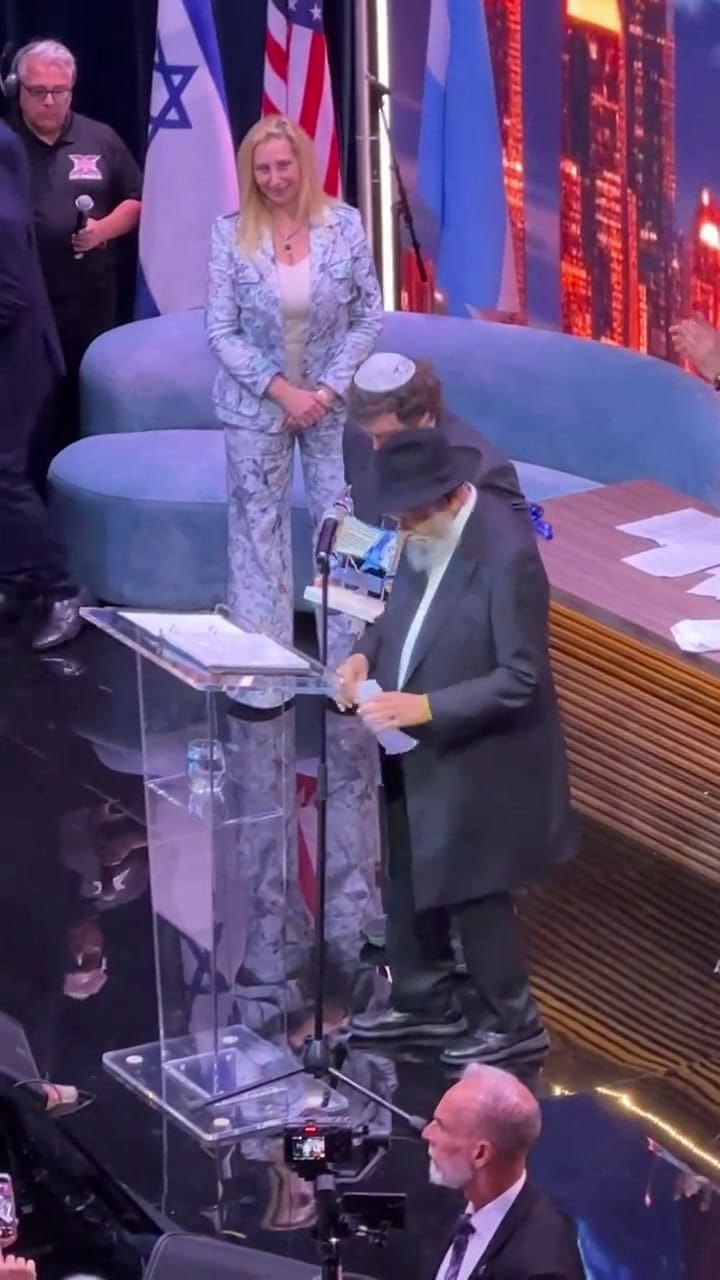 Premiacion Milei ‐ Hecho Con Clipchamp