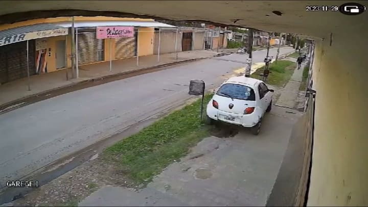 Un joven recibió disparos cuando se resistió a que le robaran la mochila y el celular