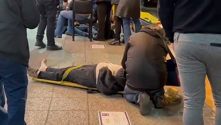 Un auto se incrustó en un teatro de Mendoza: hay al menos 23 heridos