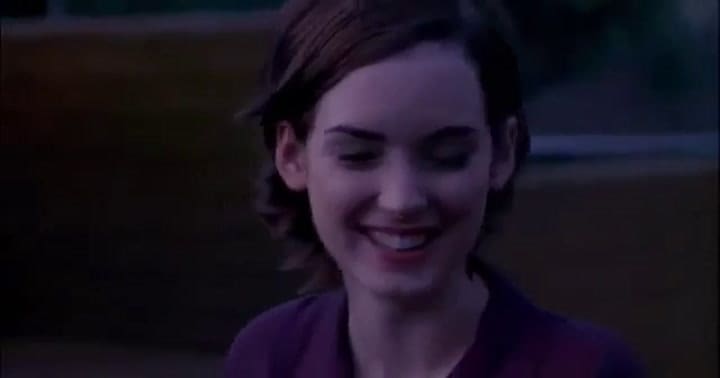 Tú y yo y cinco dólares - Ethan Hawke y Winona Ryder en Generación X