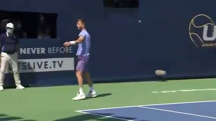 El día de furia del tenista francés Corentin Moutet