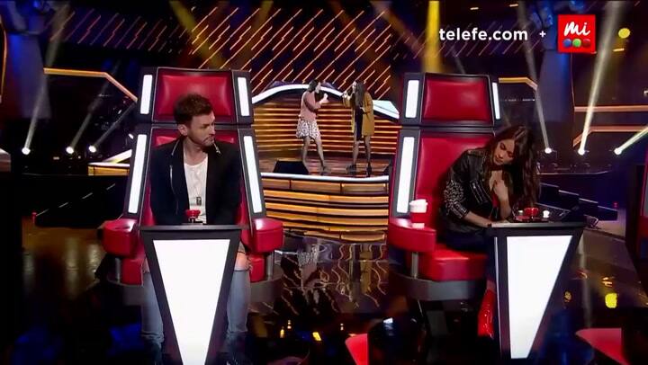 Julieta y Lara Gelmini - 'Can't buy me love', de The Beatles - Fuente: Telefe