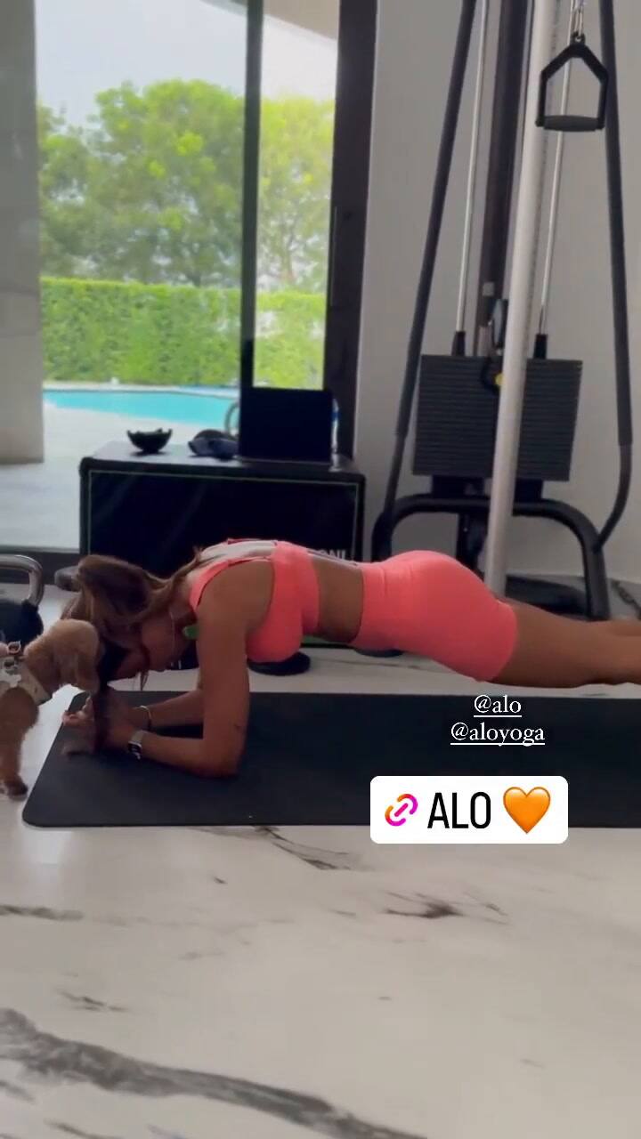 El 'intruso' que quiso robarle un beso a Anto Roccuzzo (IG @antonelaroccuzzo)