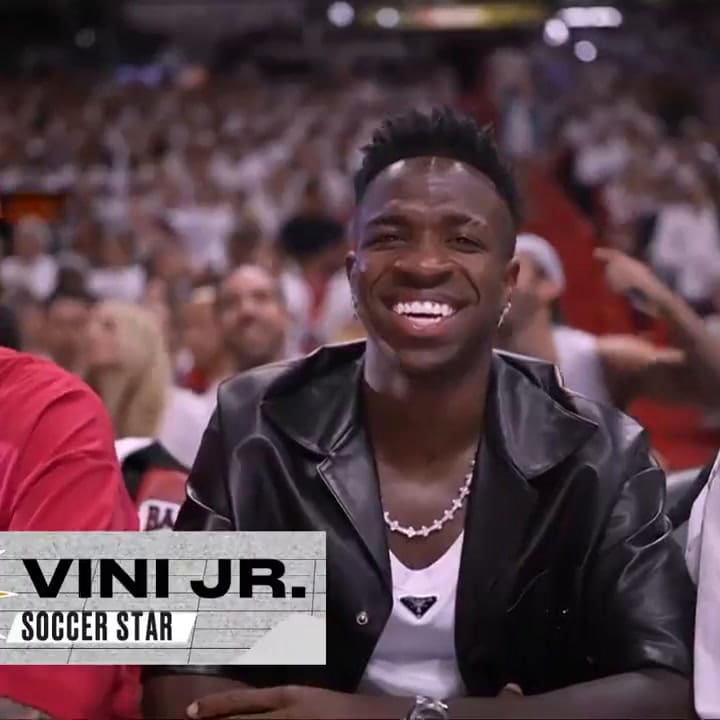 El estadio presentó a Vinicius después de la confusión
