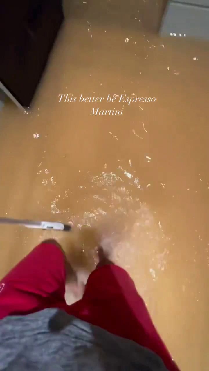Se le inundó la casa Drake