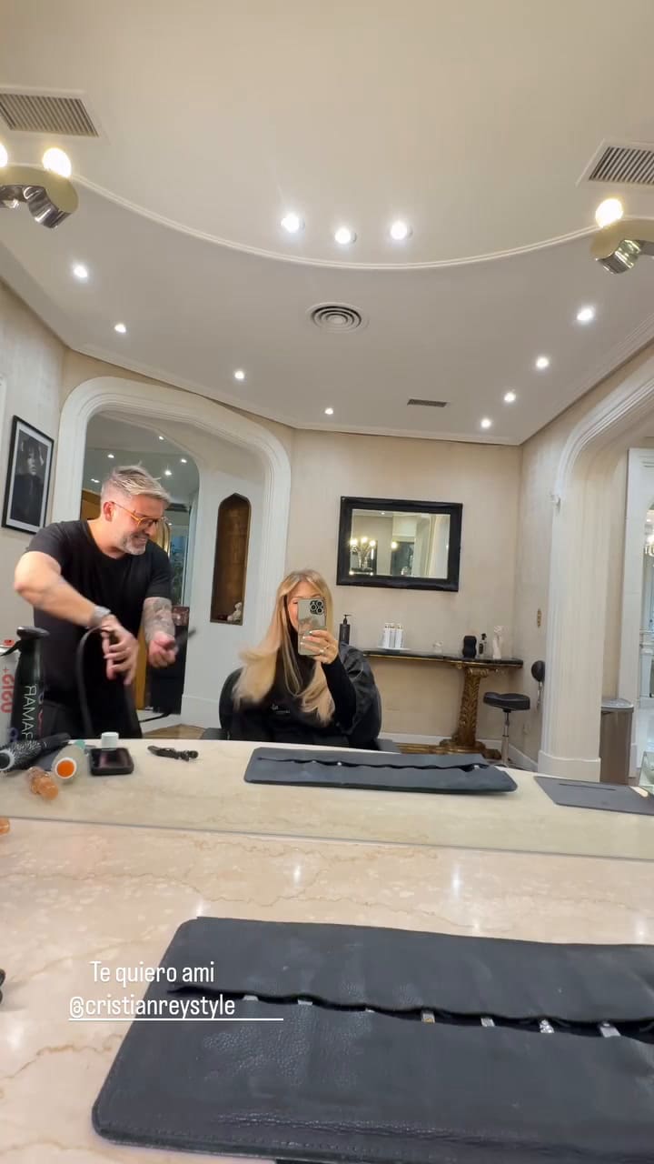 El cambio de look de Evangelina Anderson a pocos días de su regreso a la Argentina